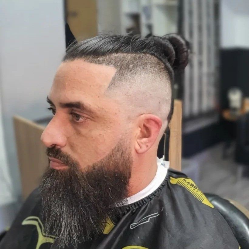 Corte + barba + toalla caliente image